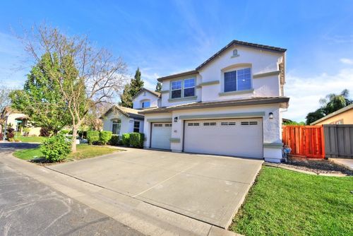 451 Hawkcrest Cir, Sacramento, CA, 95835-2070 | Card Image