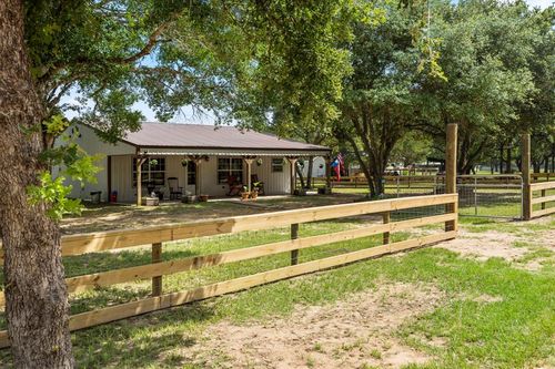 220 Crooked Creek Dr, Sheridan, TX, 77475 | Card Image