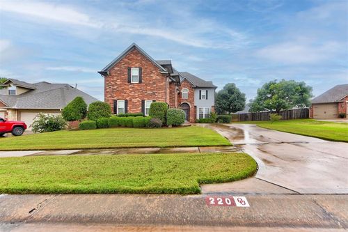 220 Highland Ter, Norman, OK, 73069-8349 | Card Image