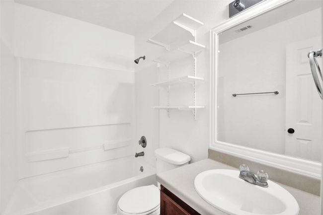 13124 Winecup Mallow Trl, House other with 3 bedrooms, 2 bathrooms and 3 parking in Elgin TX | Image 14