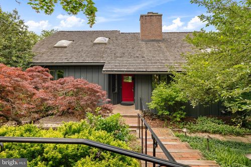 35 Southridge Dr, KENNETT SQUARE, PA, 19348-2714 | Card Image