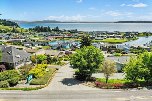 1823 Polnell Rd, Oak Harbor, WA, 98277-8694 | Card Image