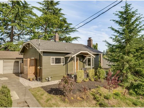 636 Se 68th Ave, Portland, OR, 97215-2104 | Card Image