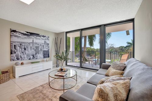 415-1101 River Reach Dr, Fort Lauderdale, FL, 33315-1178 | Card Image