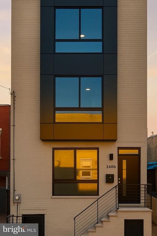2406 N Howard St, PHILADELPHIA, PA, 19133-4008 | Card Image