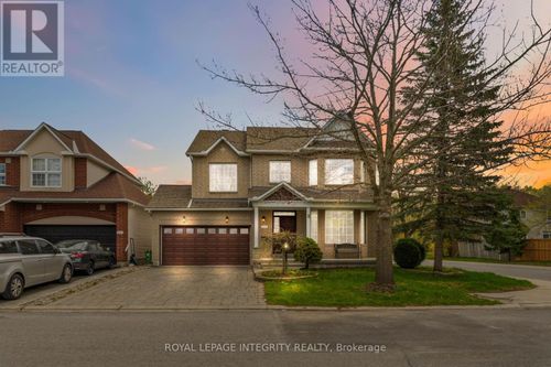 68 Greatwood Cres, Nepean, ON, K2G6T6 | Card Image