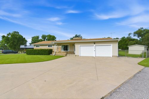 6101 S Ellis Ave, Wichita, KS, 67216-4048 | Card Image