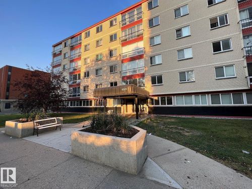 10135 120 St Nw, Edmonton, AB, T5K2A1 | Card Image