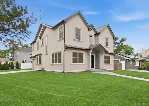 2 Griffin Ln, Syosset, NY, 11791-5716 | Card Image