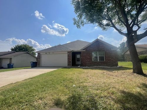 1810 Oak Hill Dr, Corinth, TX, 76210-3559 | Card Image