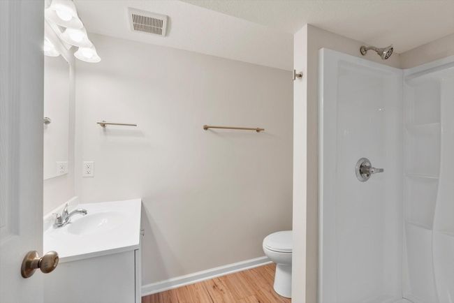 lower bathroom | Image 30