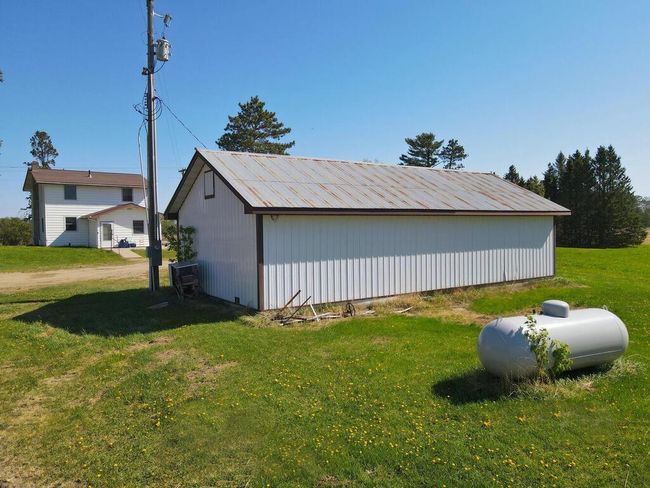 Rear exterior garage and house | Image 20