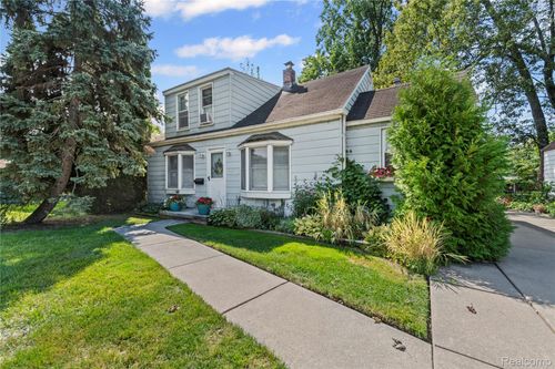 22606 Liberty St, Saint Clair Shores, MI, 48080-3430 | Card Image