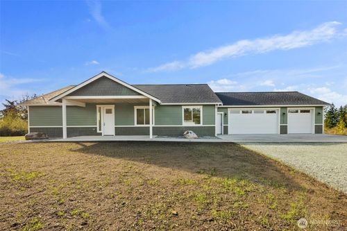 2218 Corsair Ln, Oak Harbor, WA, 98277-7434 | Card Image