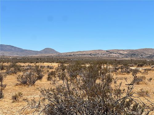 1 Del Oro Road, Apple Valley, CA, 92308 | Card Image