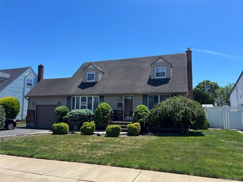 41 Ontario Ave, Plainview, NY, 11803-3532 | Card Image