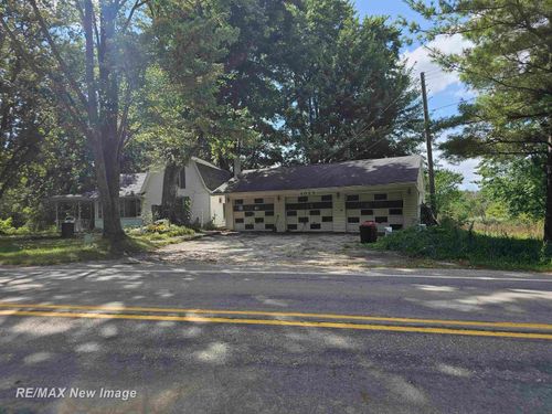 4088 Kingston Rd, Kingston, MI, 48741-9767 | Card Image