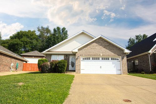 1030 Hendricks Ct, Clarksville, TN, 37040-5781 | Card Image