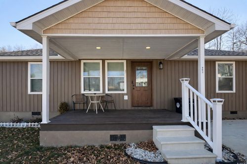 903 W 8th St, Corbin, KY, 40701-2109 | Card Image