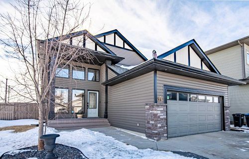 35 Bowman Cir, Sylvan Lake, AB, T4S0H9 | Card Image