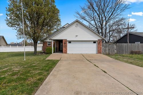 21411 E 36th St S, Broken Arrow, OK, 74014-1212 | Card Image