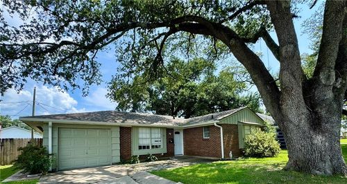 521 Chatsworth Dr, La Place, LA, 70068-3501 | Card Image