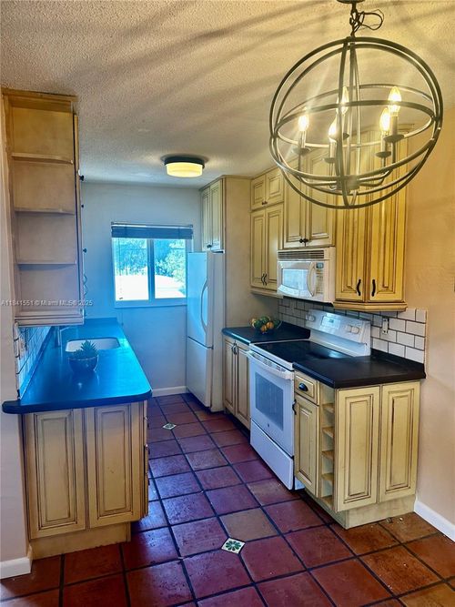 apt-7-1733 Mayo St, Hollywood, FL, 33020-6585 | Card Image