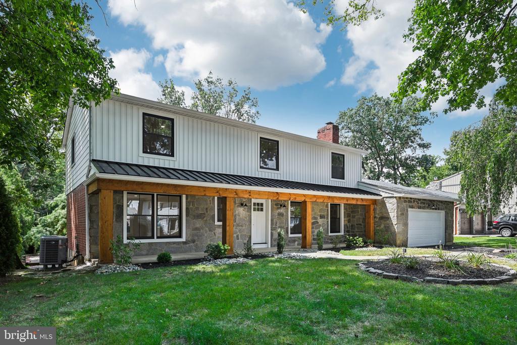 Stafore Dr, Bethlehem, PA 18017