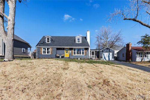 621 Meadowridge Ln, Kirkwood, MO, 63122-3021 | Card Image