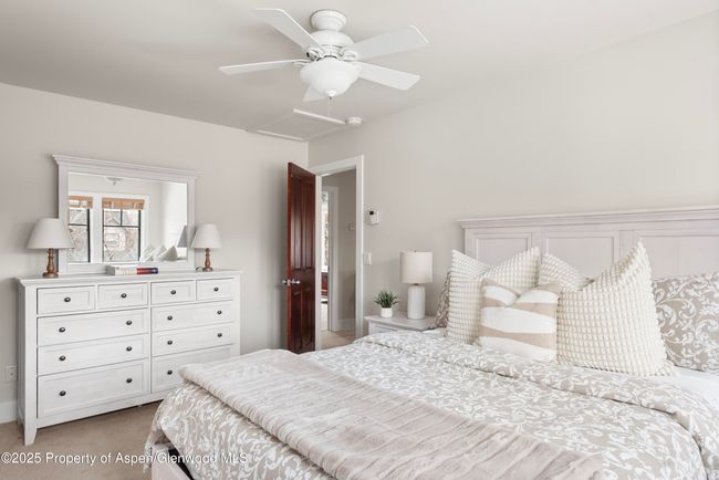 314 Sopris Cir, House other with 3 bedrooms, 3 bathrooms and 2 parking in Basalt CO | Image 21