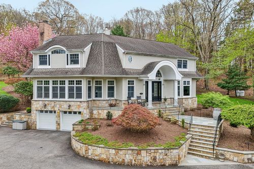 76 Harbor Rd, Saint James, NY, 11780-1022 | Card Image