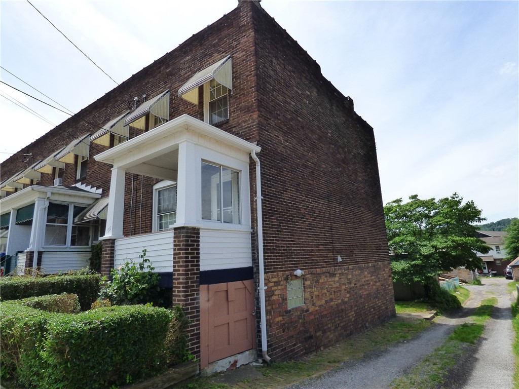 Lenz Ave, Ambridge, PA 15003