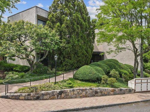 2c-152 Overlook Ave, Peekskill, NY, 10566-3018 | Card Image