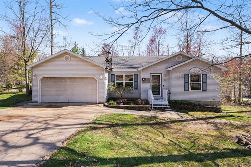 106 Eva Ln, Roscommon, MI, 48653-8237 | Card Image