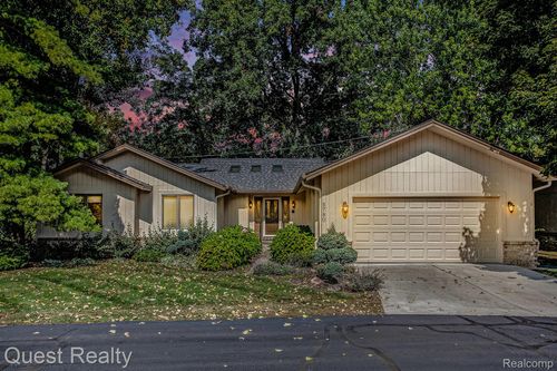 5780 Point Of The Woods Dr, West Bloomfield, MI, 48324-2155 | Card Image
