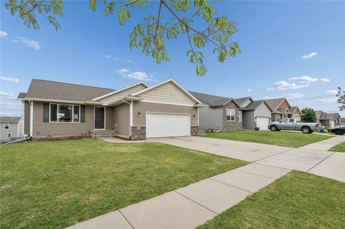 5313 Ruhd St, Cedar Rapids, IA, 52404-7257 | Card Image