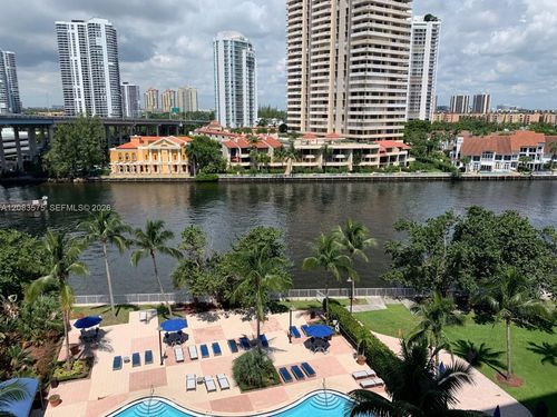 805-19390 Collins Ave, Sunny Isles Beach, FL, 33160-2200 | Card Image
