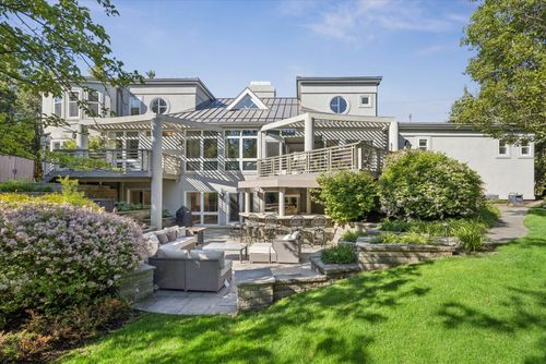 125 Circle Ridge Dr, Burr Ridge, IL, 60527-8380 | Card Image