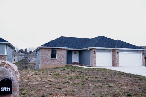 4377 N Toby Ave, Springfield, MO, 65803-4585 | Card Image