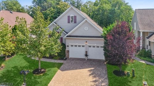 12 Witherspoon Way, SOMERSET, NJ, 08873-7403 | Card Image