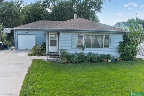 7559 Richmond Drive, Omaha, NE, 68134 | Card Image