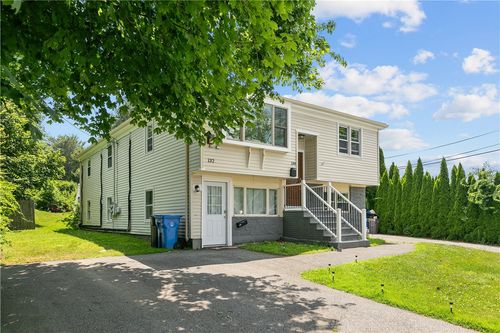 132 Maple Ave, Middletown, RI, 02842-4835 | Card Image