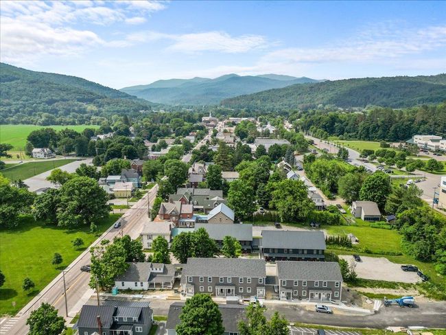 27 Gardner Lane, Condo with 2 bedrooms, 3 bathrooms and null parking in Waterbury VT | Image 38