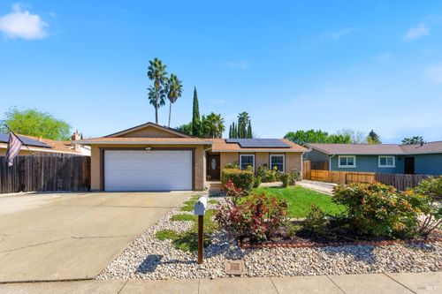 532 Gregory Dr, Vacaville, CA, 95687-6220 | Card Image