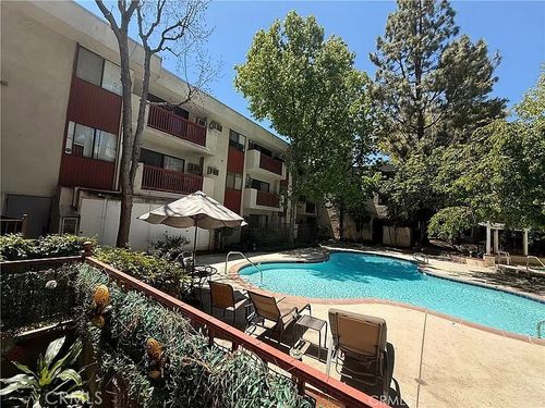 20234 Cantara St, Winnetka, CA, 91306-1870 | Card Image