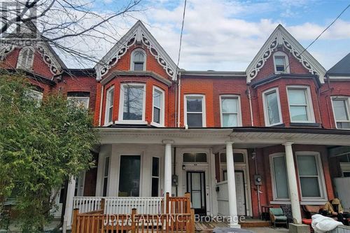 216 Mccaul St, Toronto, ON, M5T1W5 | Card Image