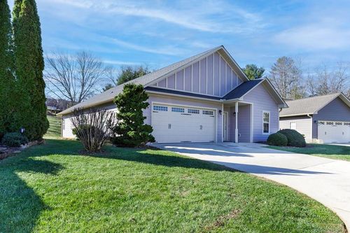 23 Riverwalk Cir, Hayesville, NC, 28904-7949 | Card Image