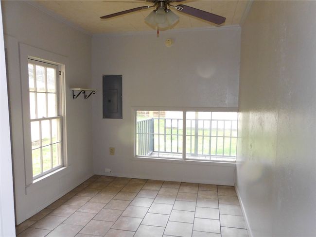 307 Ne 5 Th St, House other with 2 bedrooms, 2 bathrooms and null parking in Hubbard TX | Image 37