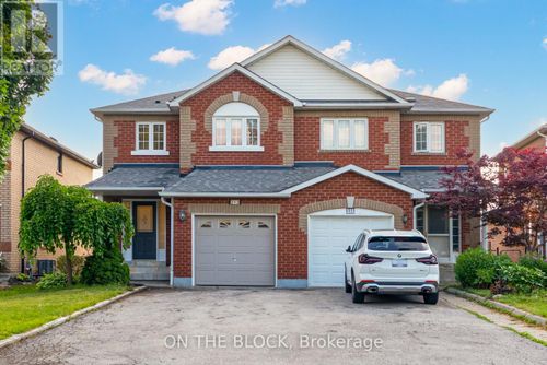 213 Rosanna Cres, Maple, ON, L6A2T4 | Card Image