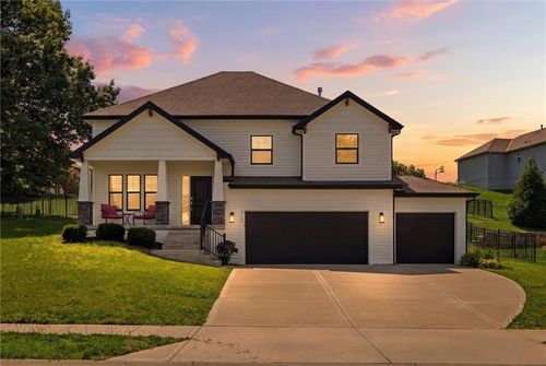 8278 Primrose St, De Soto, KS, 66018-7125 | Card Image